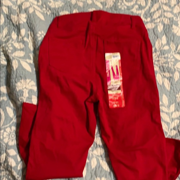 Size 4-6 red Capri jeggings NWT 🎉 3 for $12 - Picture 2 of 3